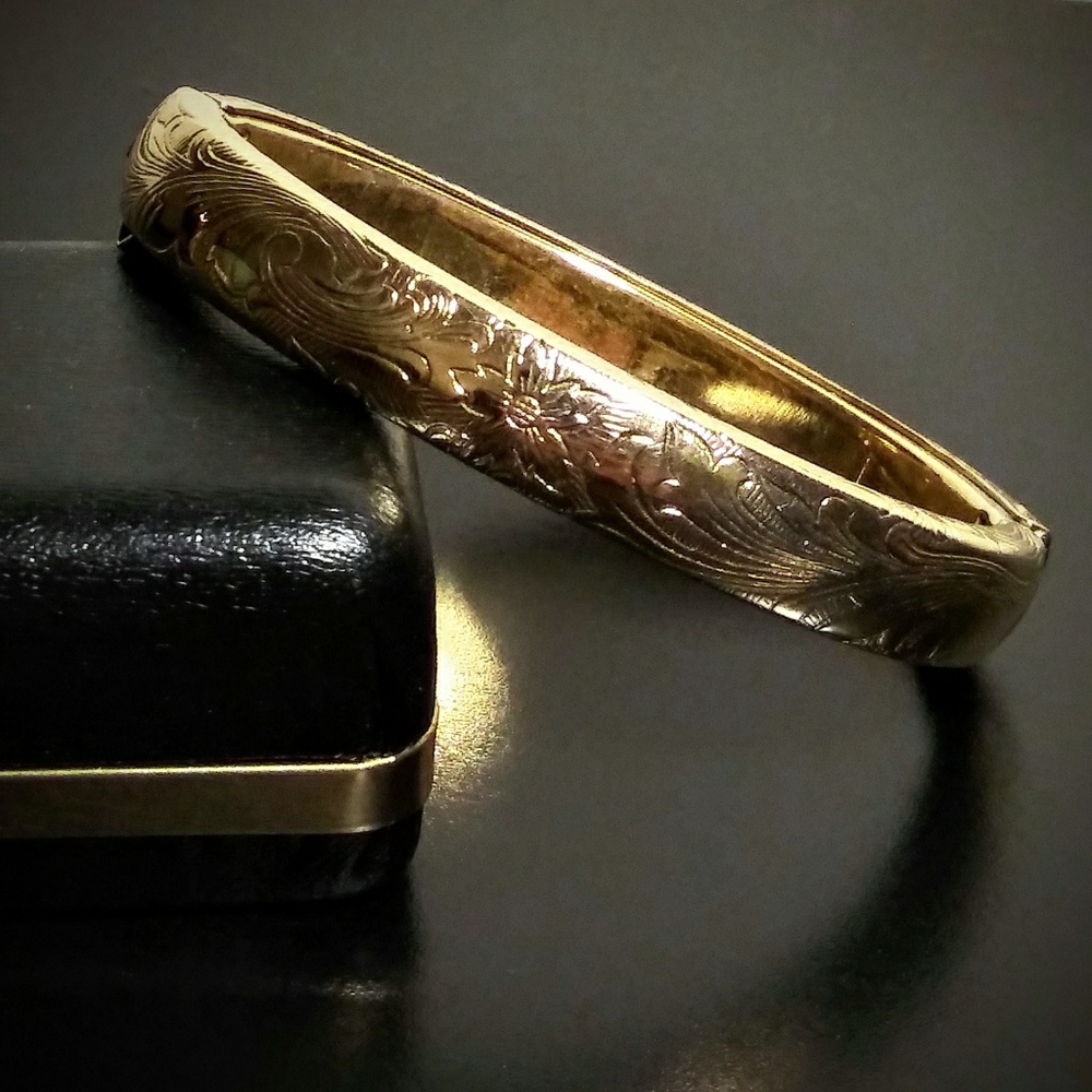 Gold Tone Vintage Floral Engraved Bracelet